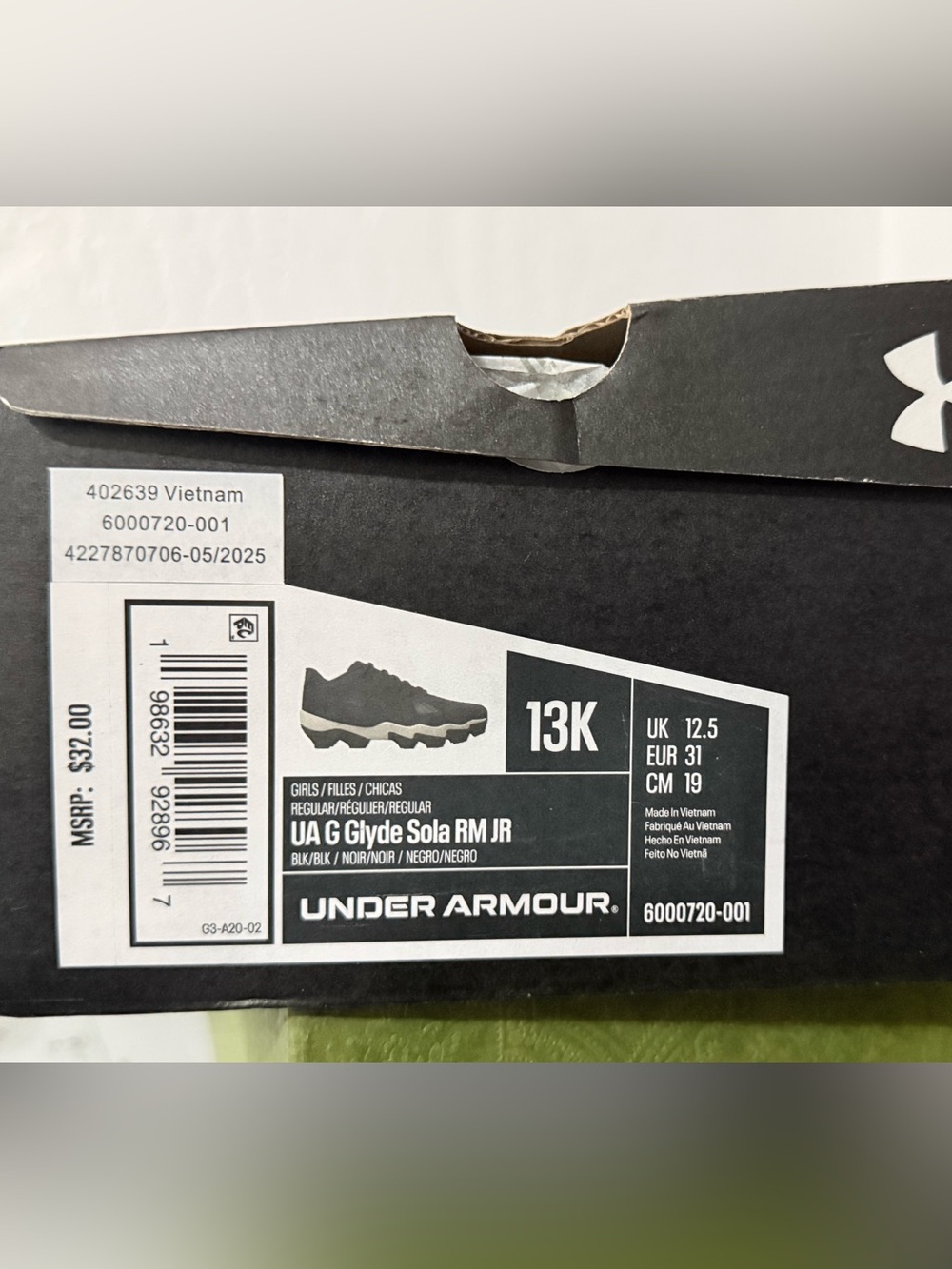 Under Armour Black and White Men's Athletic Cleats NWT - Picture 6 of 6